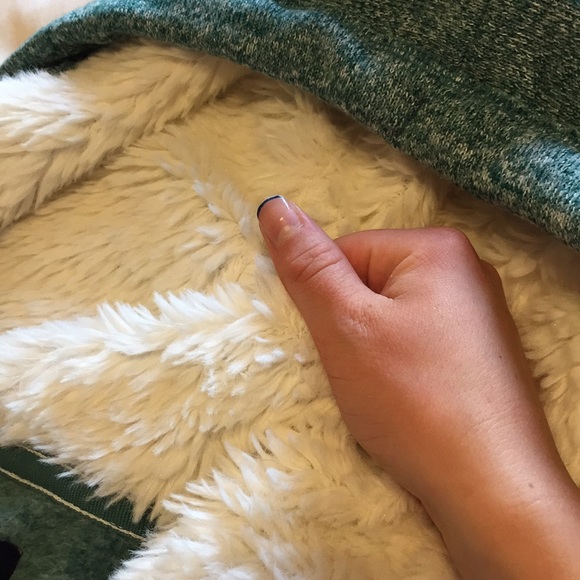 Aéro Green Zip-Up with Fluffy Hood - Picture 4 of 5